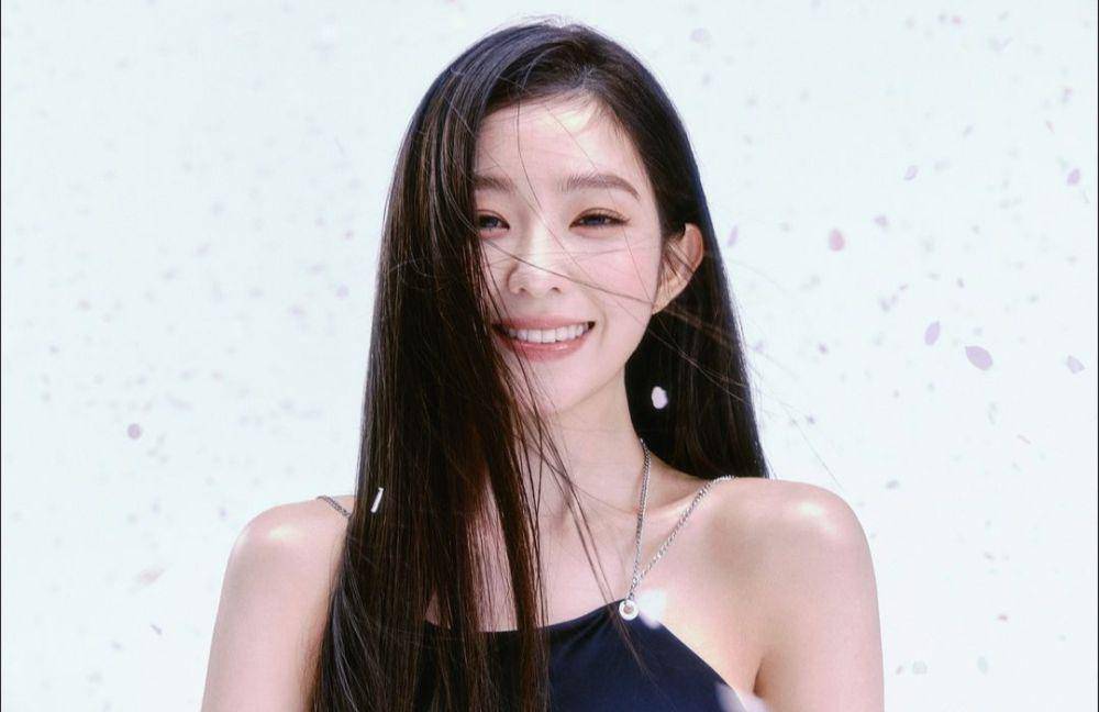 Irene Red Velvet di mini album Like A Flower (instagram.com/redvelvet.smtown)