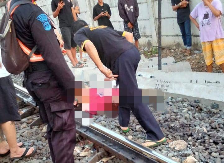 Seorang perempuan di Kota Bandar Lampung tewas tertabrak kereta api di perlintasan Kelurahan Garuntang, Kecamatan Bumi Waras.