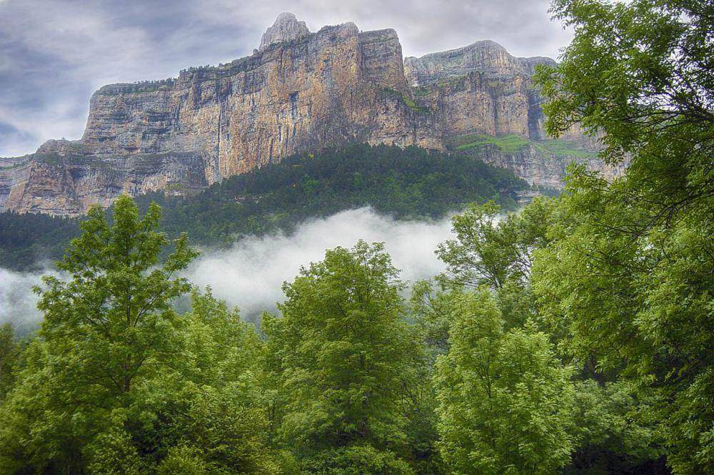 Pyrenees (pixabay.com/ELG21)