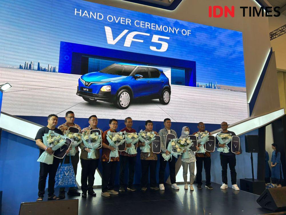 VinFast Mulai Kirimkan Unit VF 5 di GJAW 2024