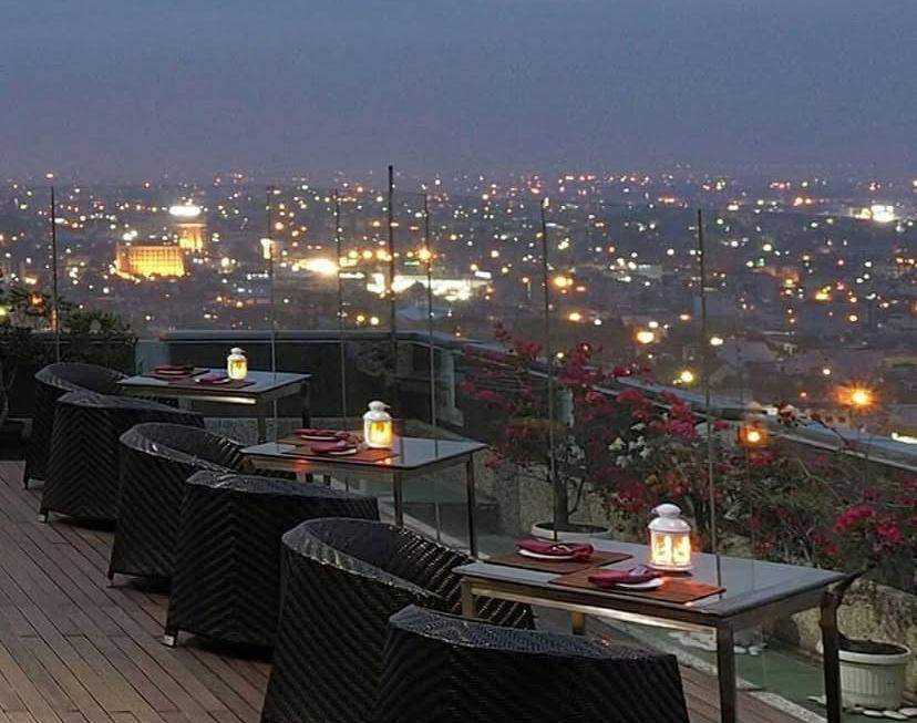 The Edge Restaurant (Instagram @dealjava.mdn)