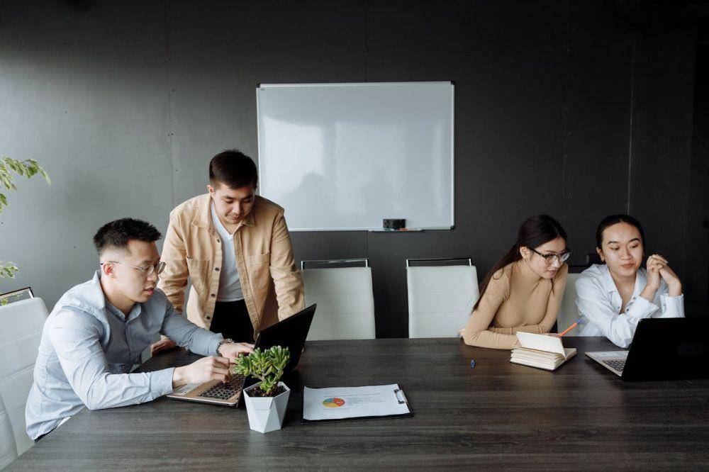 ilustrasi meeting kerja (pexels.com/Thirdman)