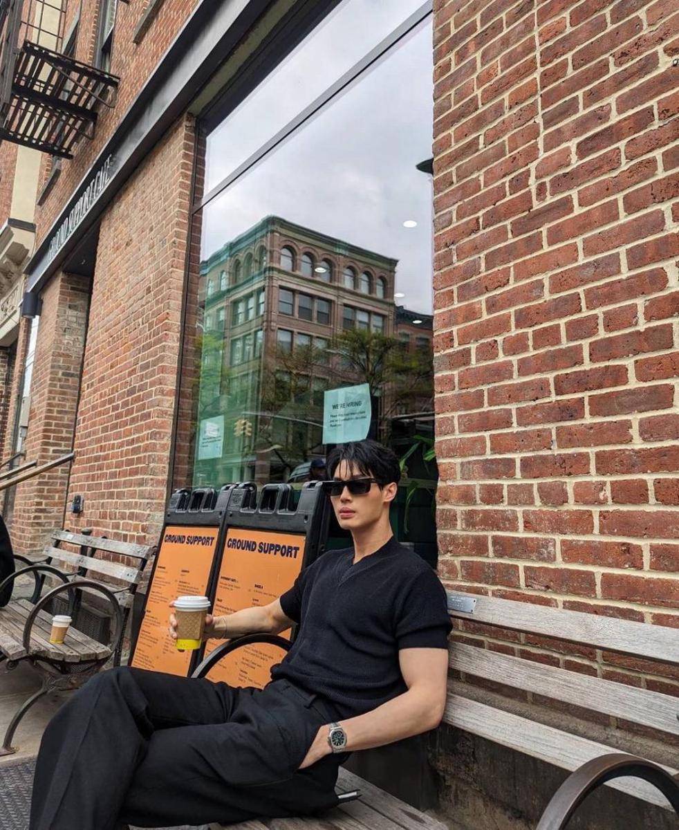 preppy look style ala Win Metawin (instagram.com/winmetawin)