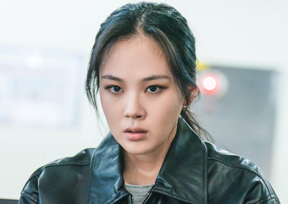 7 Gebrakan Gu Ja Young sebagai Ketua Tim Narkoba di The Fiery Priest 2