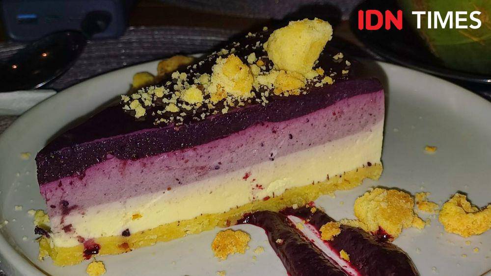 Potret blueberry cheesecake (IDN Times/Dhiya Awlia Azzahra)