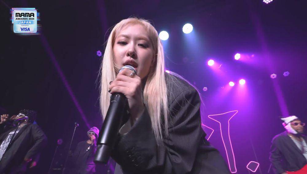 potret penampilan Rose dan Bruno Mars di MAMA Awards 2024 (youtube.com/roses_are_rosie)