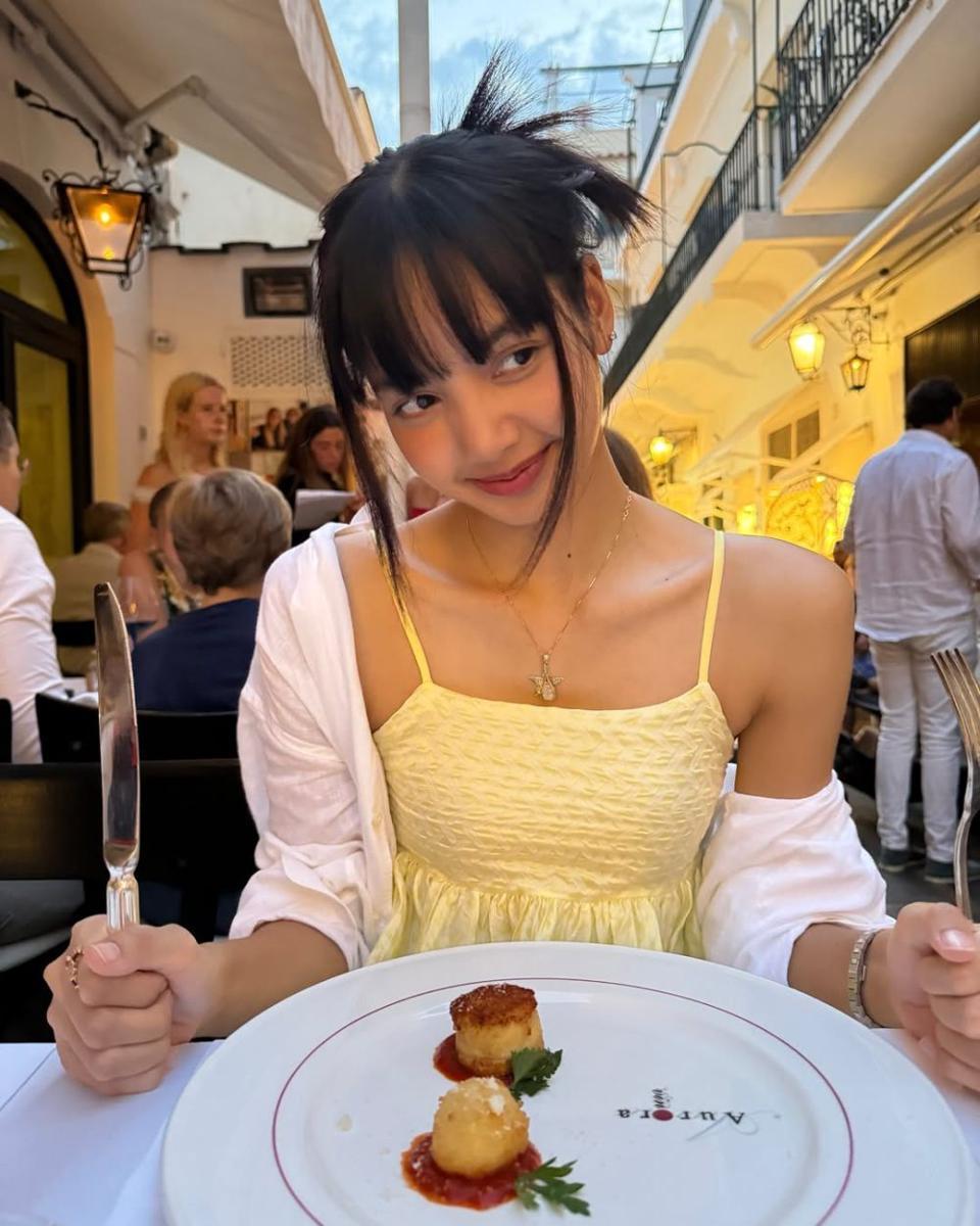 makeup daily gaya Korea (instagram.com/lalalalisa_m)