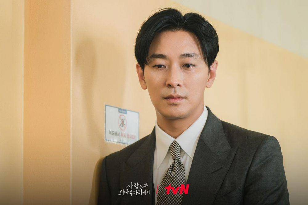 still cut drama Korea Love Your Enemy (instagram.com/tvn_drama)
