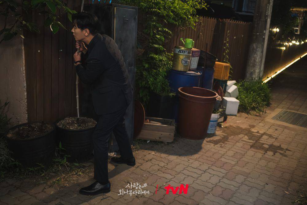 still cut drama Korea Love Your Enemy (instagram.com/tvn_drama)