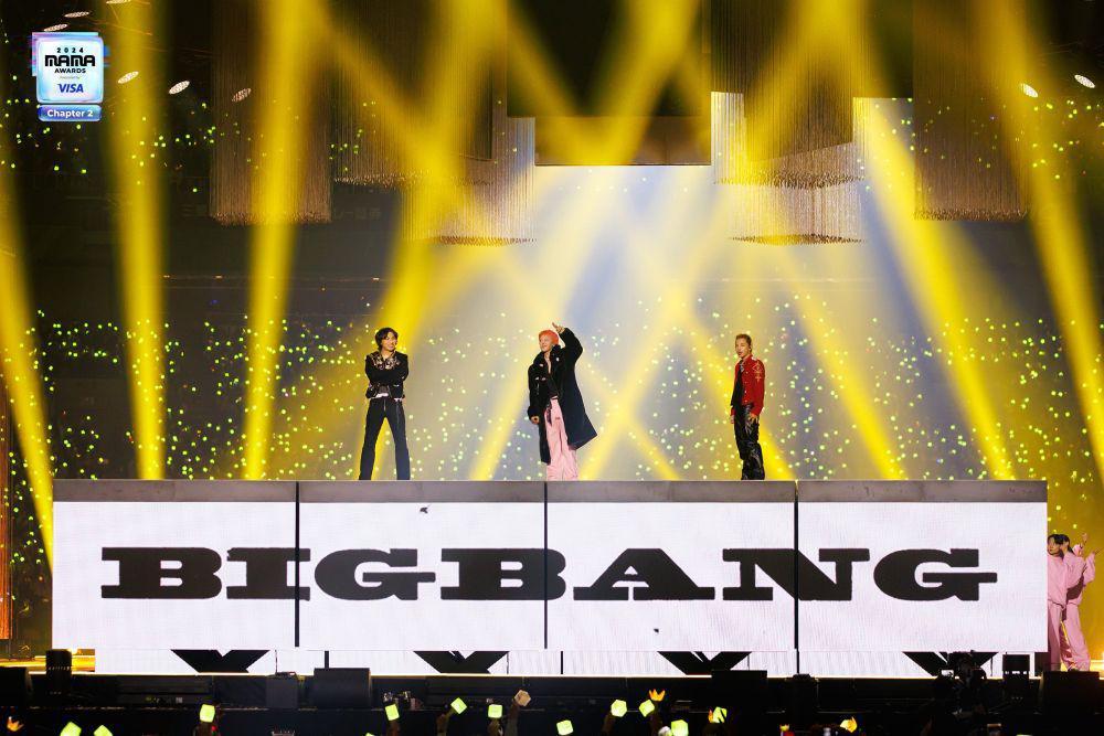8 Potret Penampilan G-DRAGON di MAMA Awards 2024, BIGBANG Kumpul!