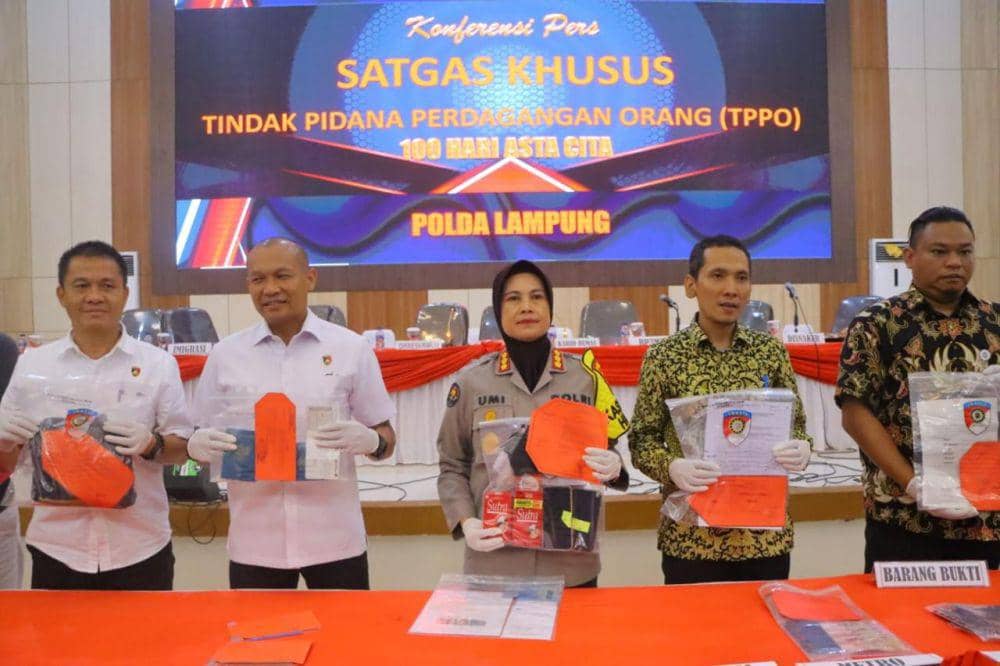 Konferensi pers ungkap kasus tindak pidana perdagangan orang di Polda Lampung. (Dok. Polda Lampung).