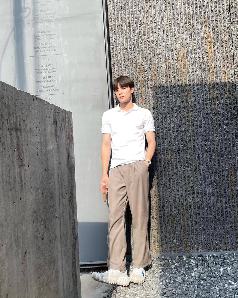 outfit polo shirt ala Mean Phiravich (Instagram.com/m34nismind)