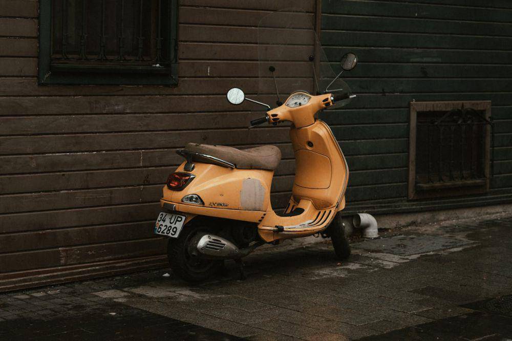 ilustrasi sepeda motor (pexels.com/Sami Aksu)