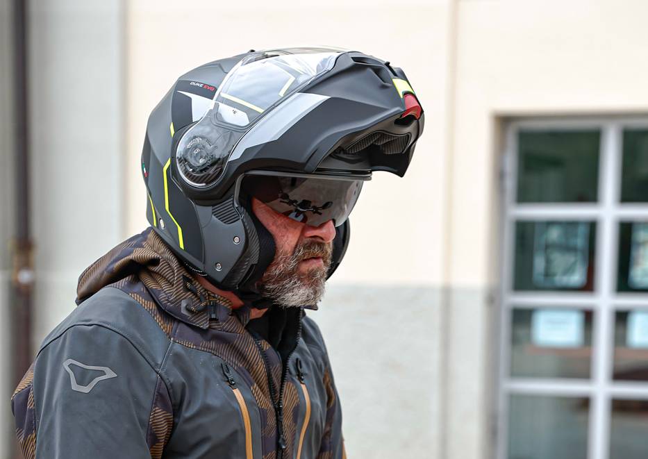 Ilustrasi helm modular (caberg.it)