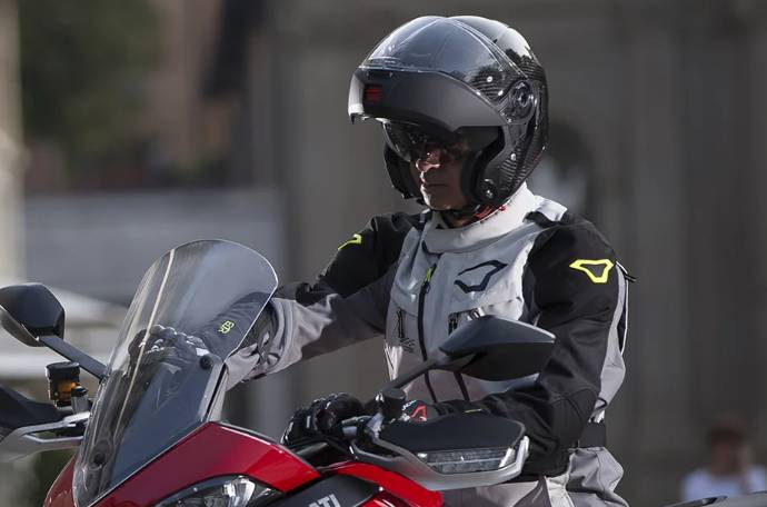 Ilustrasi helm modular (caberg.it)