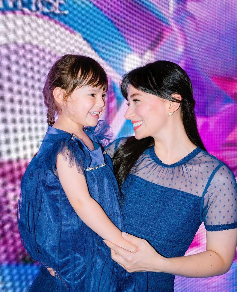 potret Asmirandah dan putri di pameran perhiasan (instagram.com/asmirandah89)