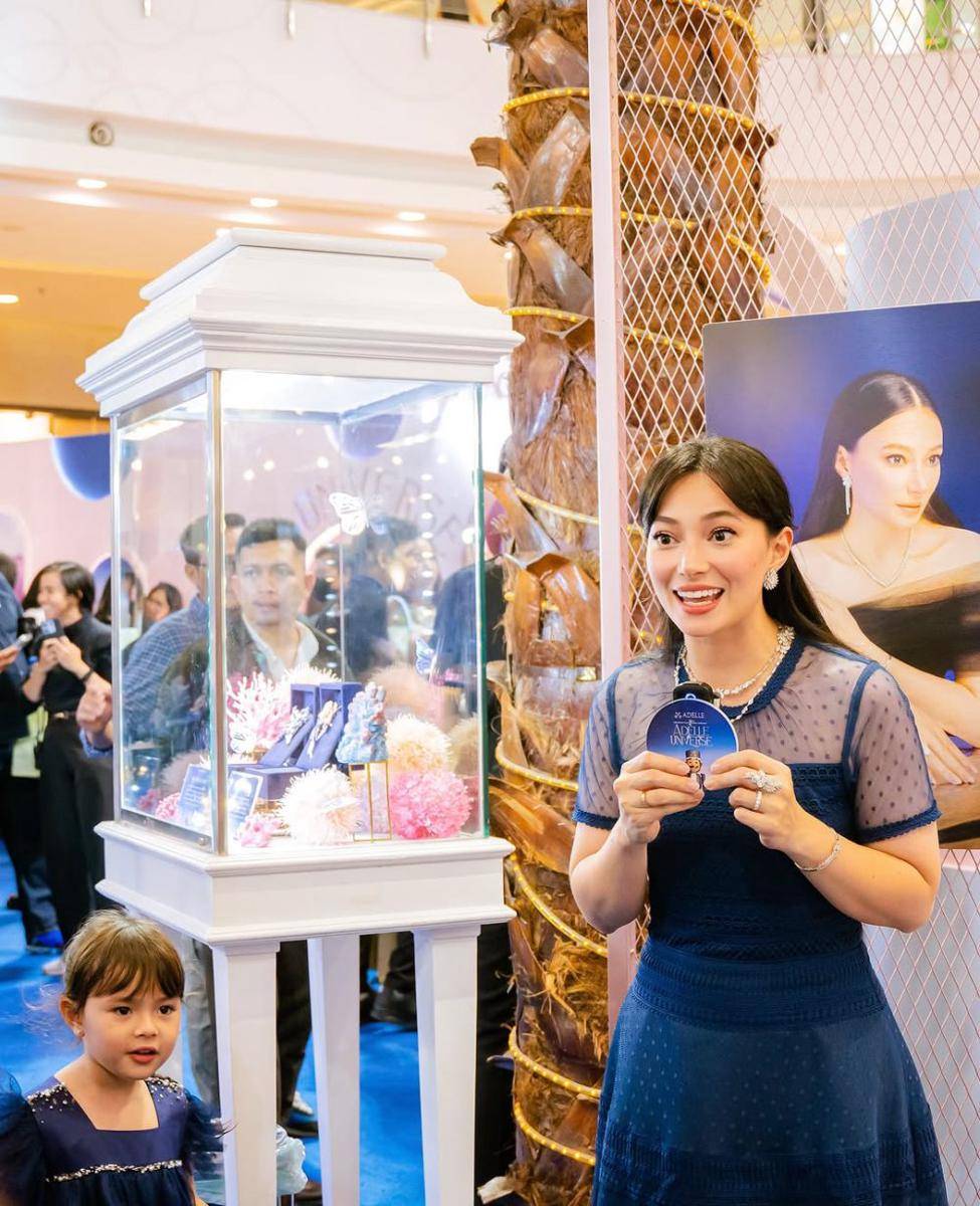 potret Asmirandah dan putri di pameran perhiasan (instagram.com/asmirandah89)