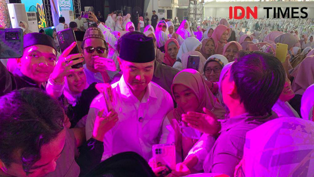 Kaesang Hadiri Kampanye Akbar Khofifah-Emil, Pendukung Siap Jadi Saksi