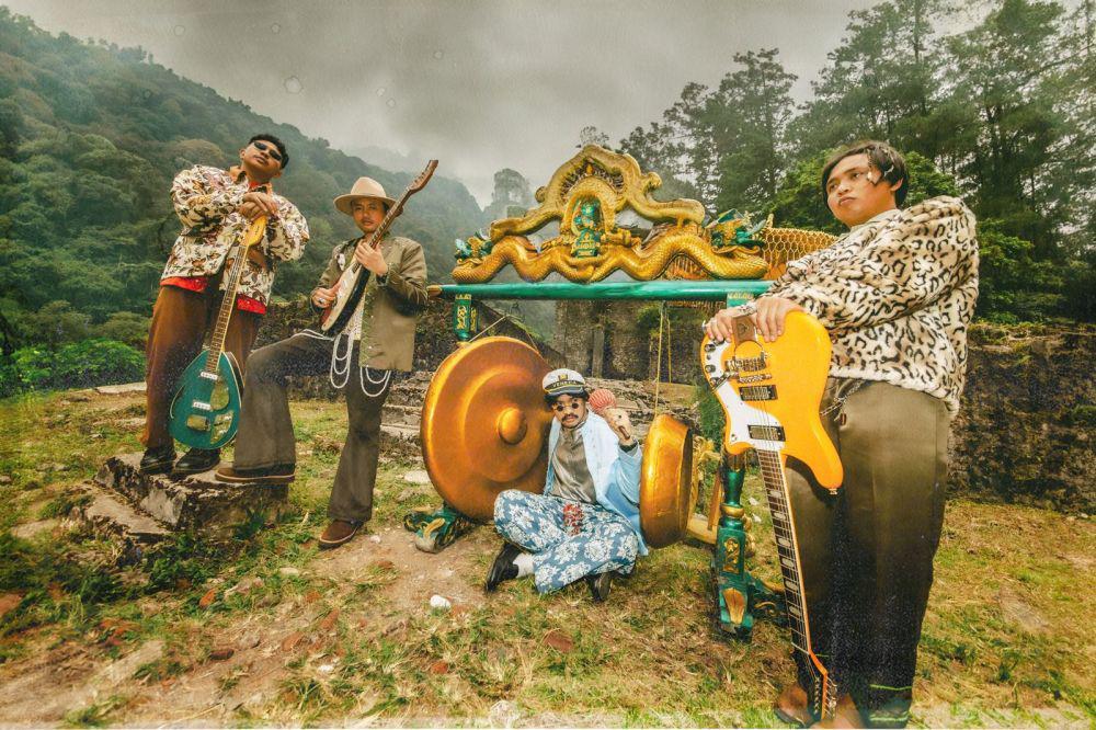 The Panturas Kembali Berselancar Lewat Mini Album Galura Tropikalia