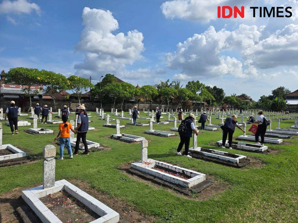 Relawan duta demokrasi (IDN Times/Wira Sanjiwani)