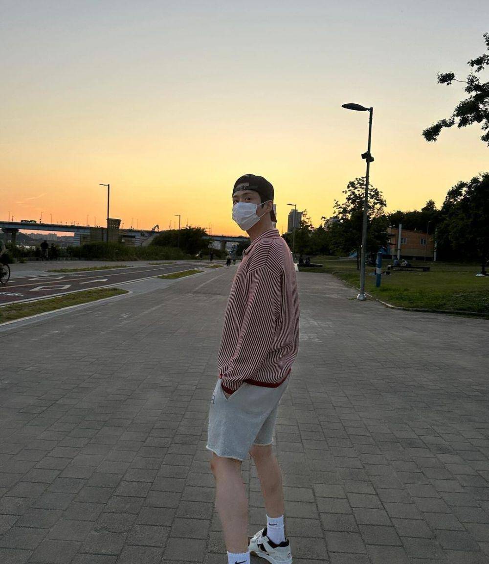 Kim Seon Ho (instagram.com/seonho__kim)