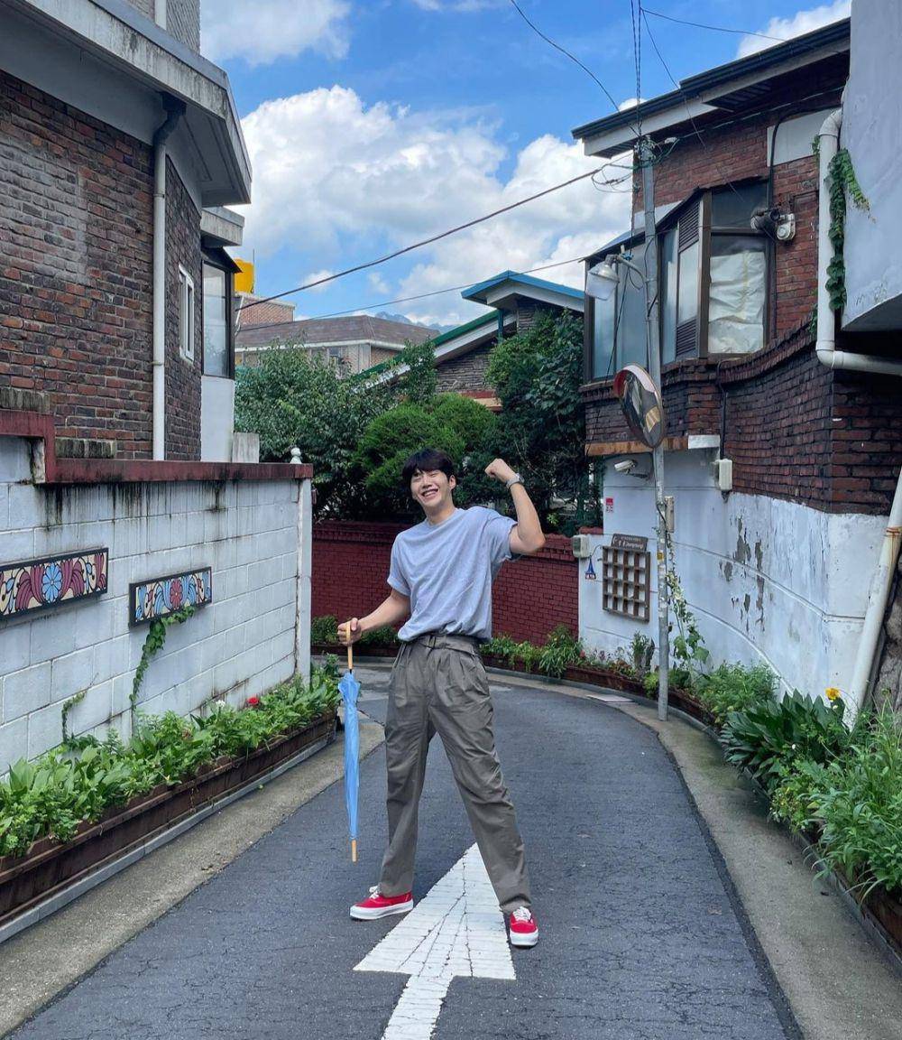 Kim Seon Ho (instagram.com/seonho__kim)
