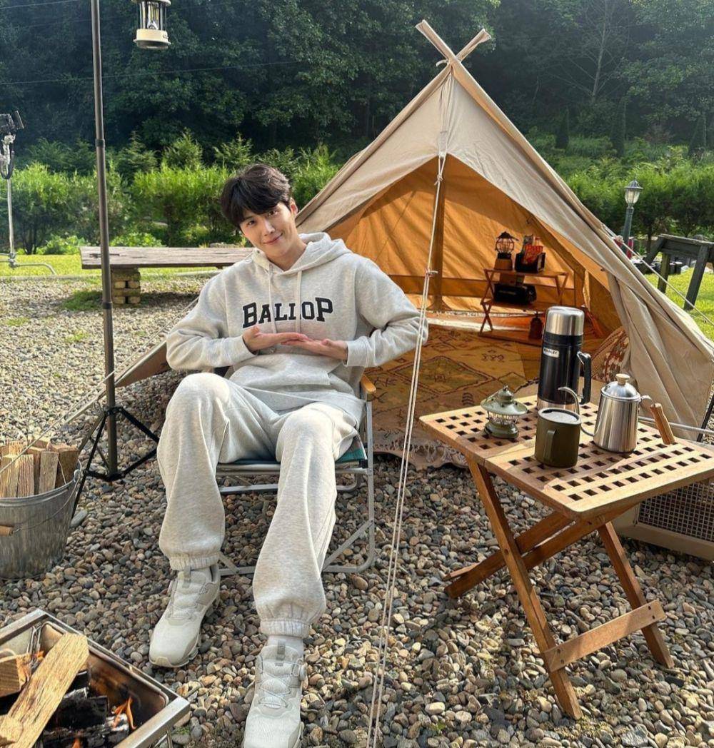 Kim Seon Ho (instagram.com/seonho__kim)