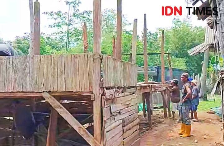 Foto saat pembongkaran rumah berlangsung (Dok/Istimewa)