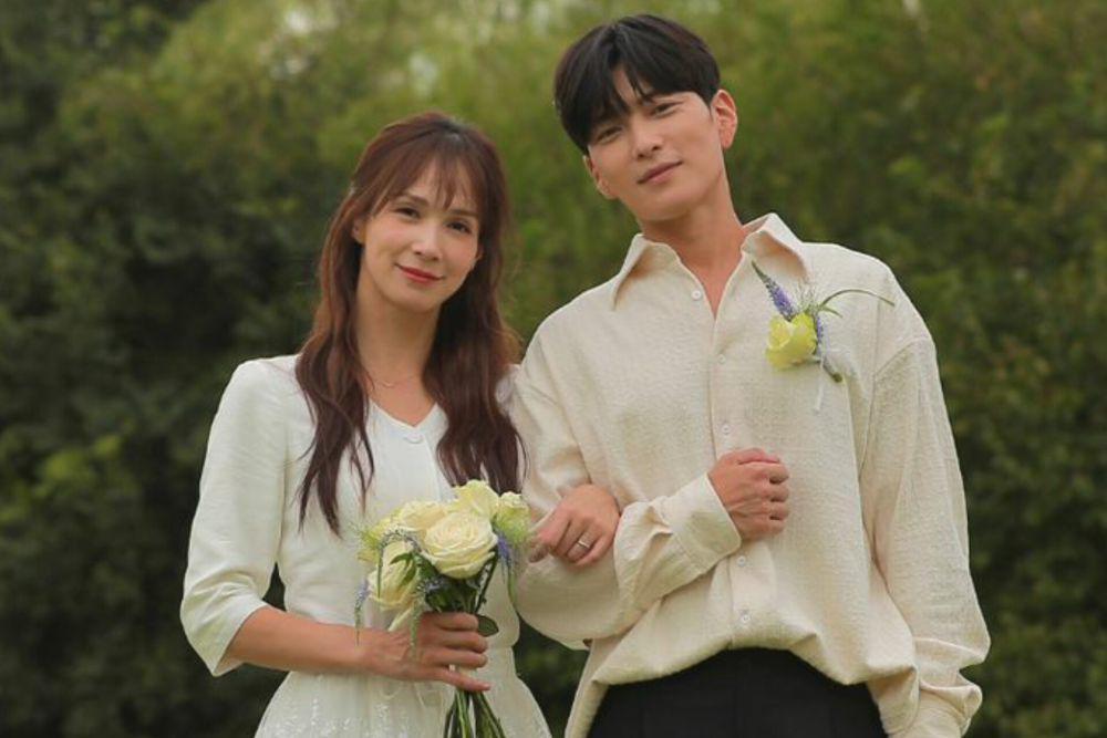 7 Potret Jang Seung Jo dan Istrinya Rayakan 10 Tahun Pernikahan