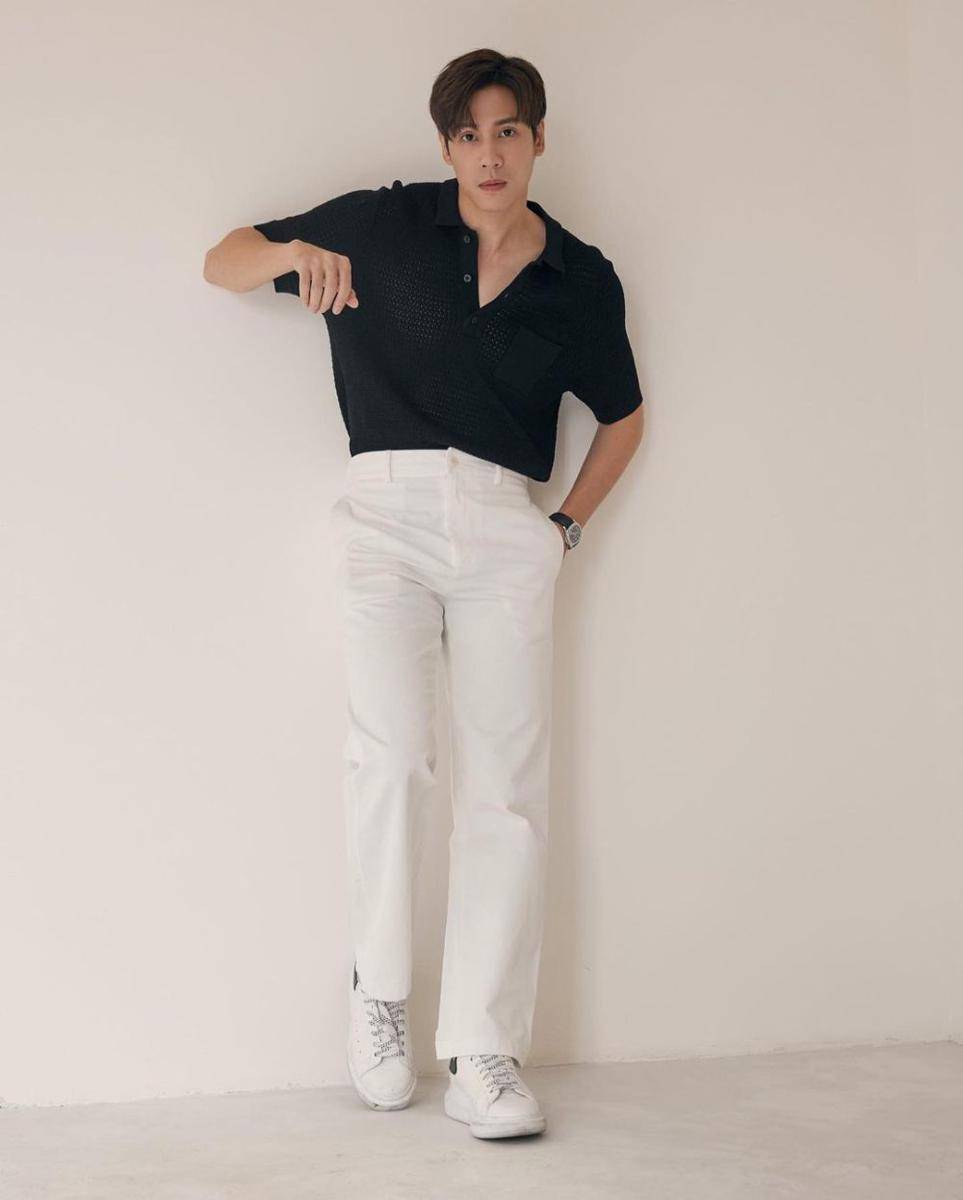 outfit minimalis ala Jes Jespipat (instagram.com/jesjpp)