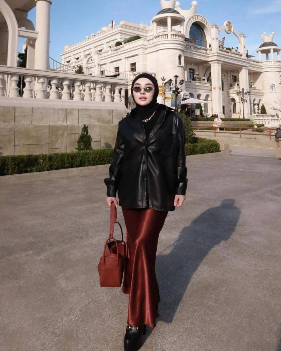 OOTD Shella Sauki (instagram.com/shellasaukiaofficial)