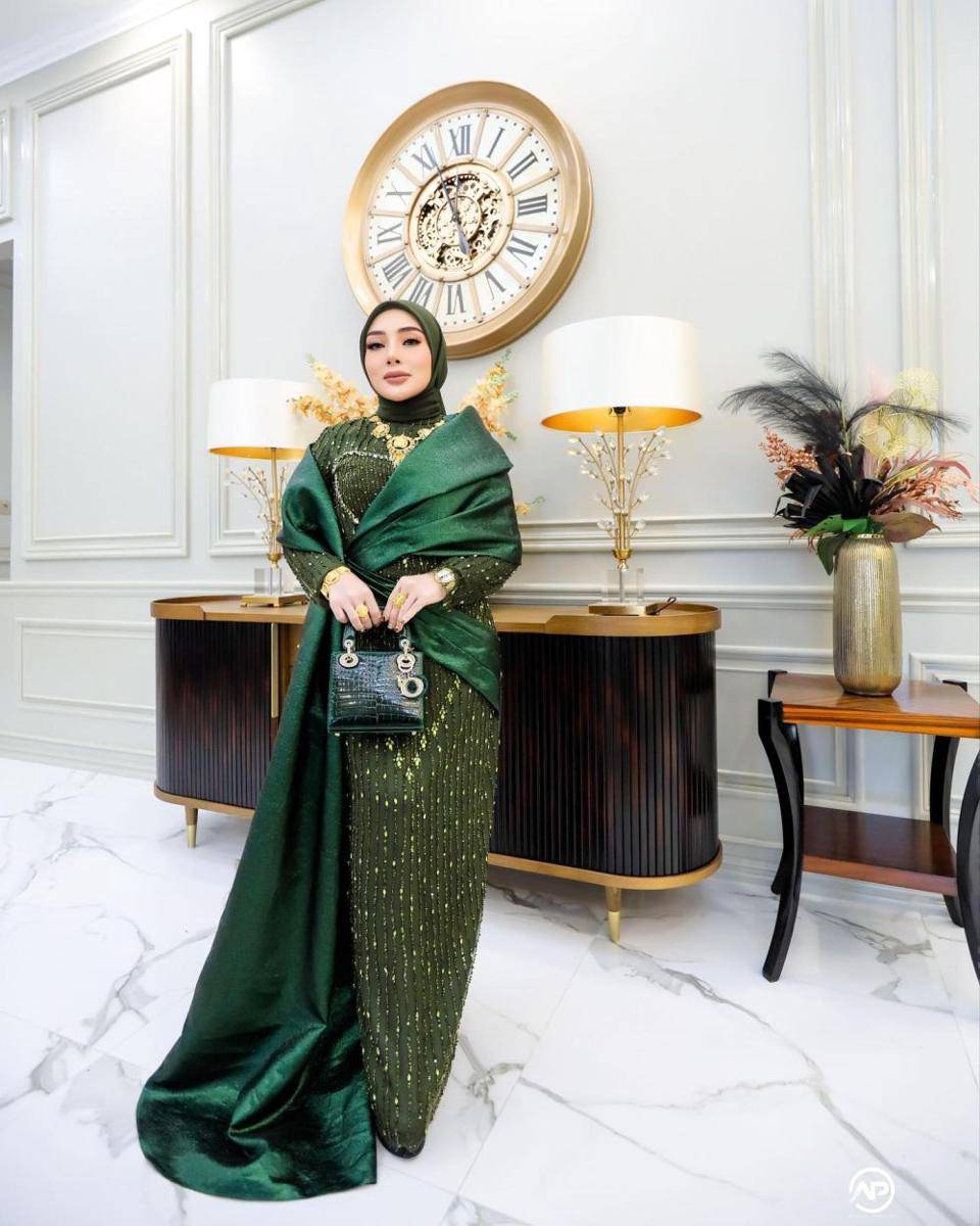 OOTD Shella Sauki (instagram.com/shellasaukiaofficial)