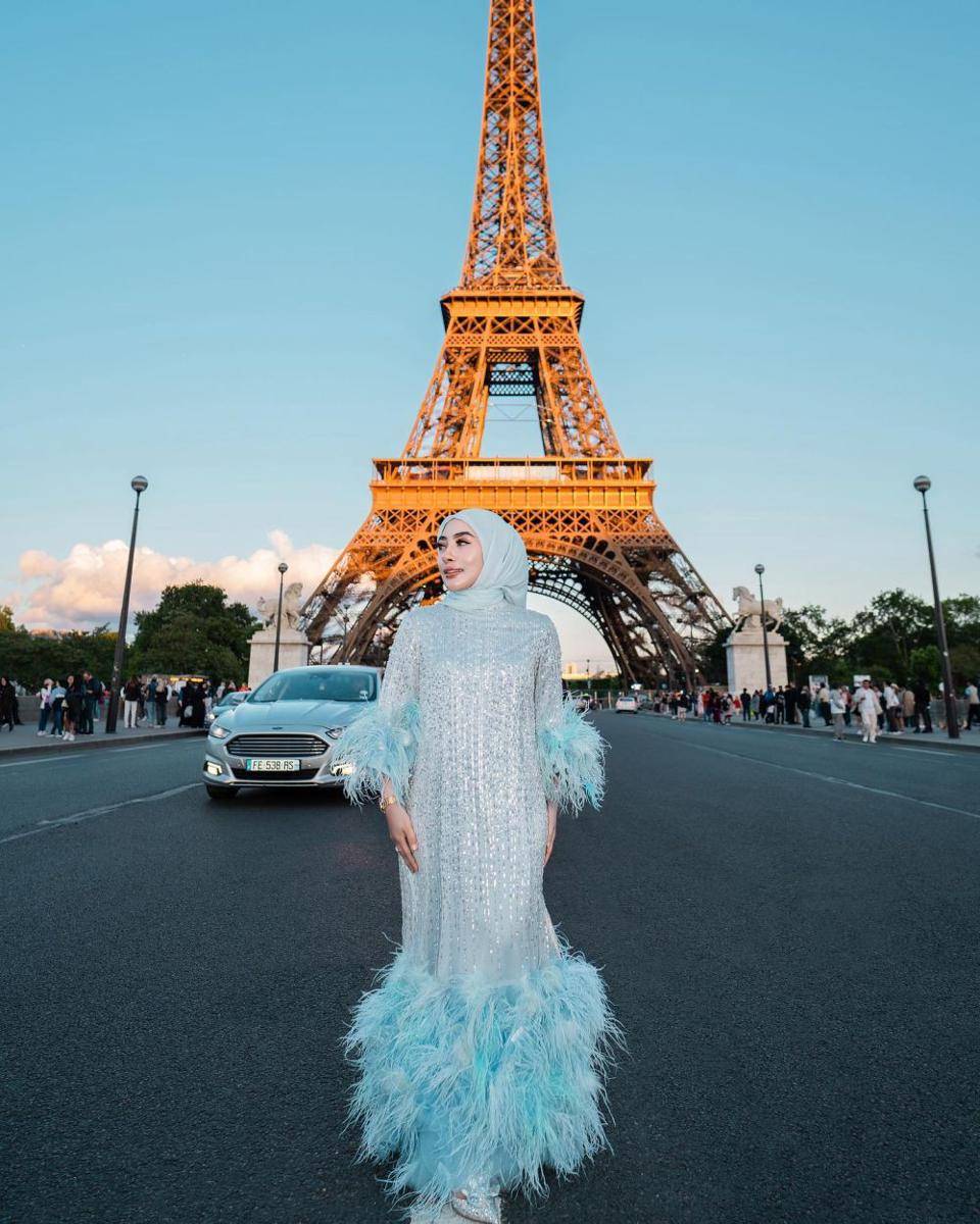 OOTD Shella Sauki (instagram.com/shellasaukiaofficial)