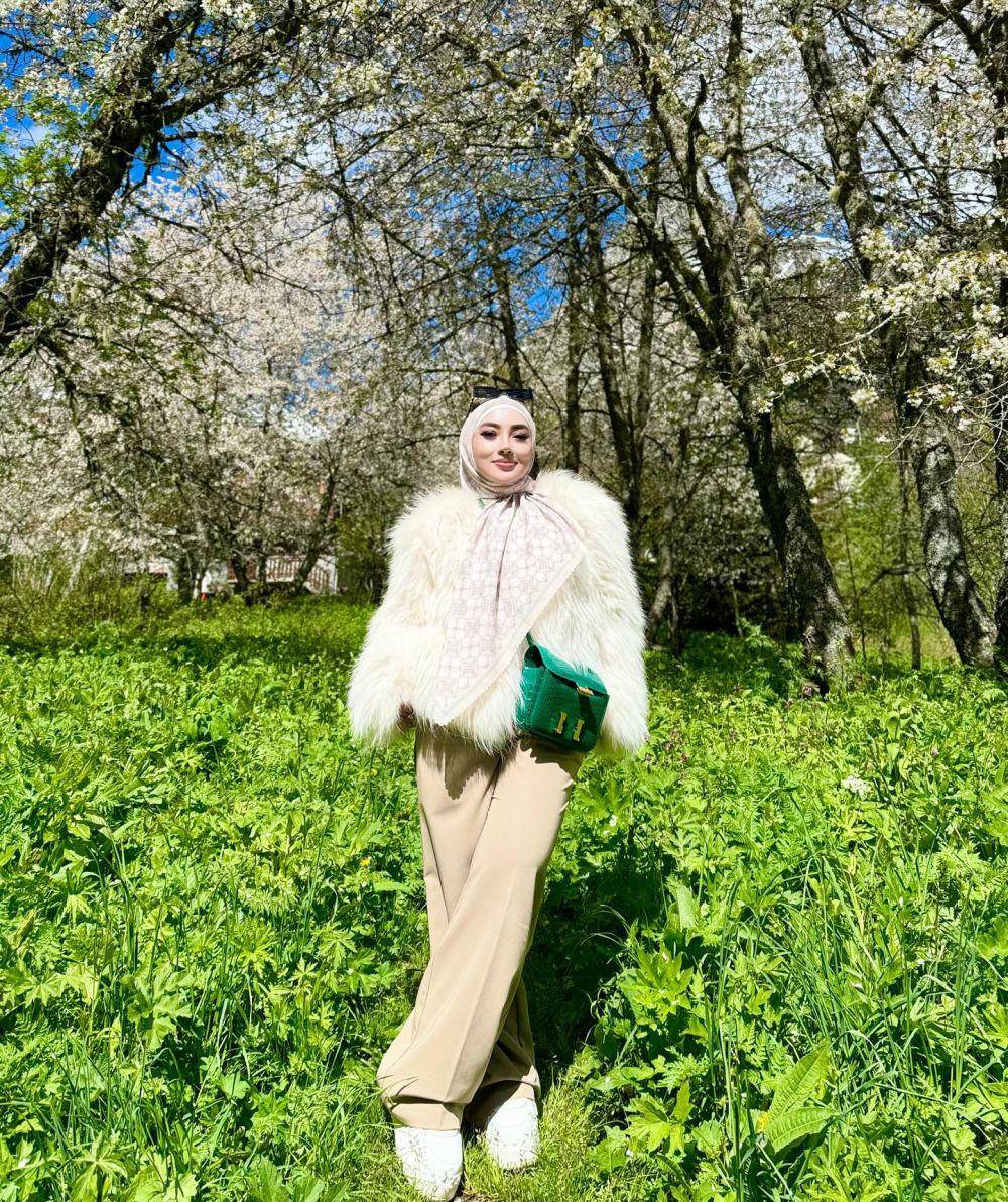 OOTD Shella Sauki (instagram.com/shellasaukiaofficial)