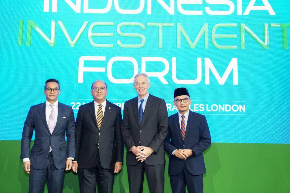 Menteri Investasi dan Hilirisasi/Kepala Badan Koordinasi Penanaman Modal (BKPM) Rosan Perkasa Roeslani membuka forum bisnis berjudul “Indonesia Investment Forum (IIF) 2024” di London, Inggris, pada 22 November 2024. (Dok. BKPM)