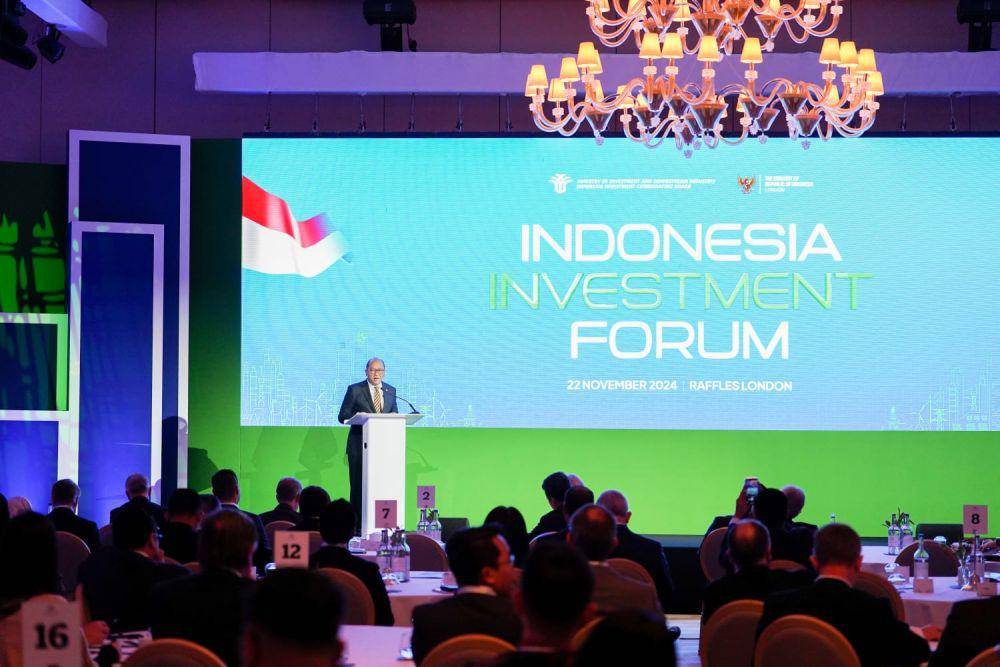Menteri Investasi dan Hilirisasi/Kepala Badan Koordinasi Penanaman Modal (BKPM) Rosan Perkasa Roeslani membuka forum bisnis berjudul “Indonesia Investment Forum (IIF) 2024” di London, Inggris, pada 22 November 2024. (Dok. BKPM)