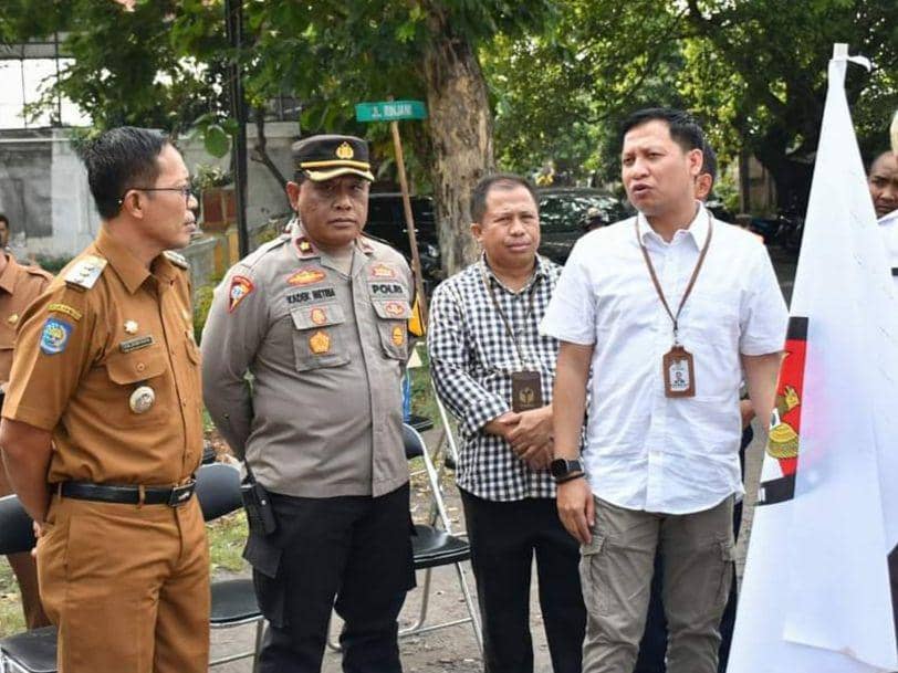 Pj. Bupati Lotim, M Juaini Taofik bersama ketua KPU Lotim, Ada Suci Makbullah (IDN Times / Ruhaili)