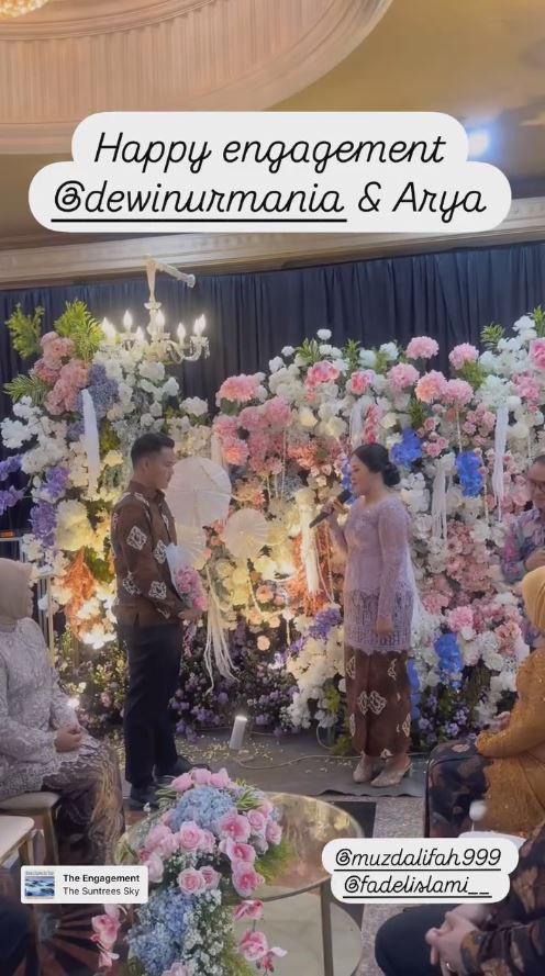 lamaran Nia anak Muzdalifah (Instagram.com/dewinurmania)