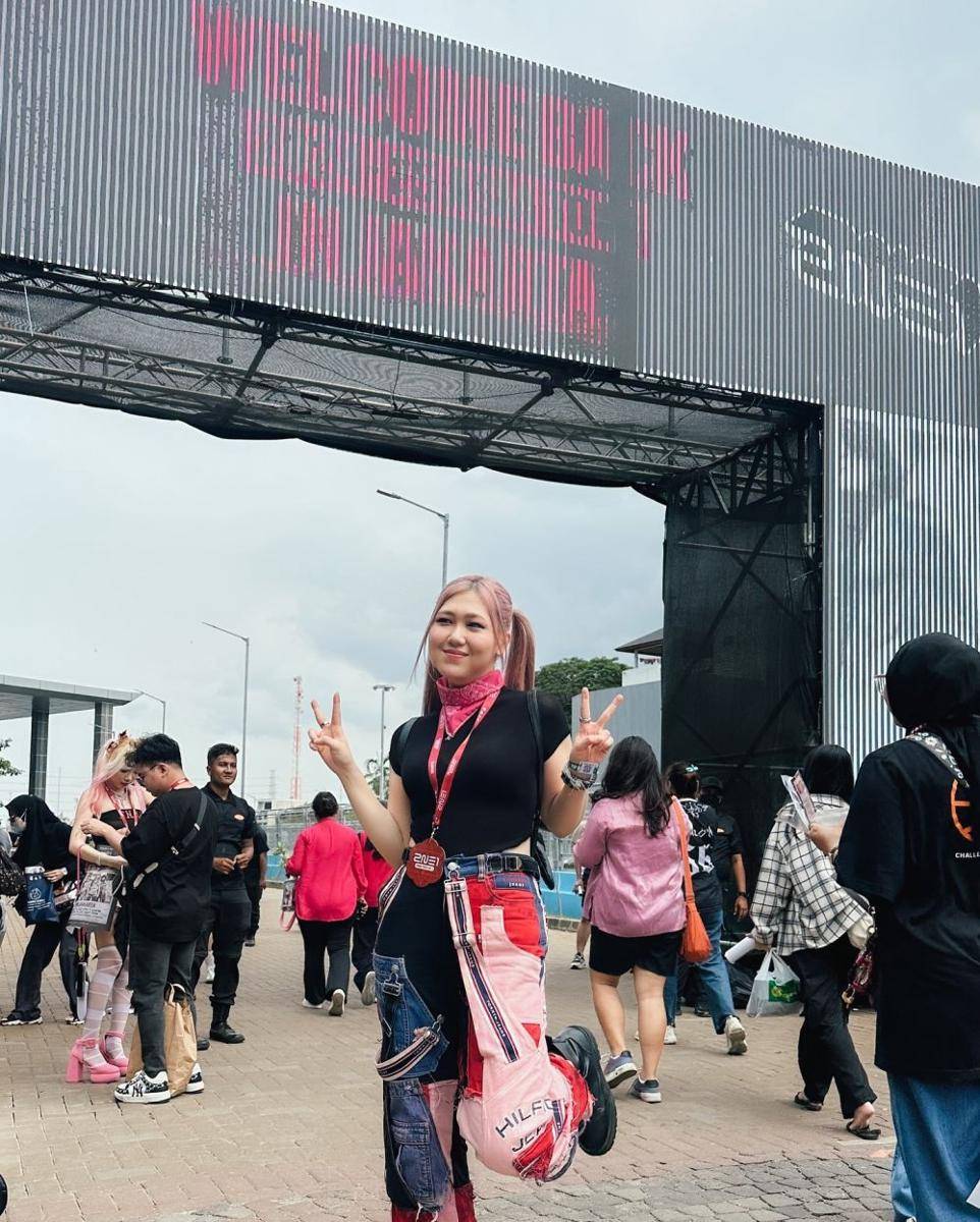 potret artis nonton konser 2NE1 Jakarta (instagram.com/michelealex)