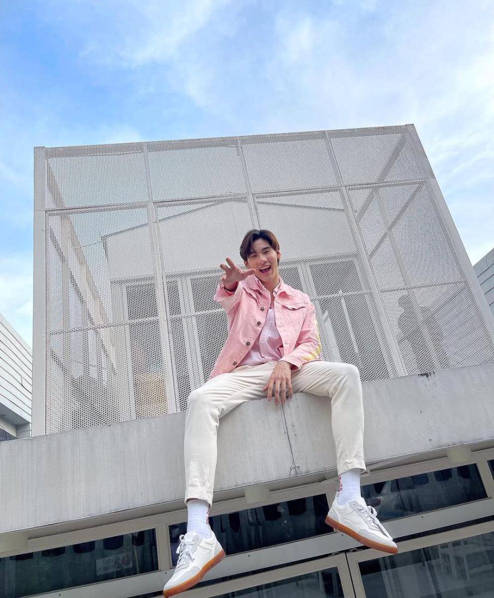 outfit double layer ala Big Thanakorn (instagram.com/big.thanakorn)