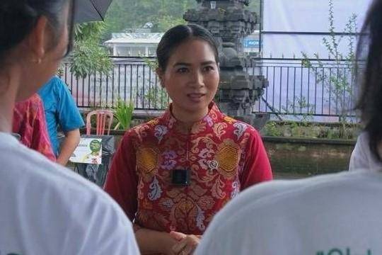 Wamenpar, Ni Luh Puspa.