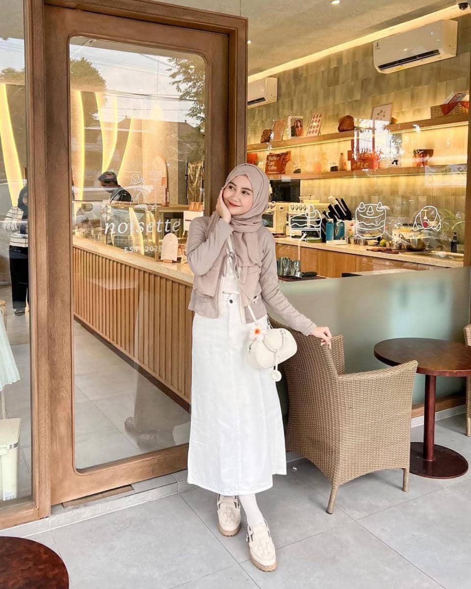 Nabila Bya (instagram.com/nabilabyaaa)