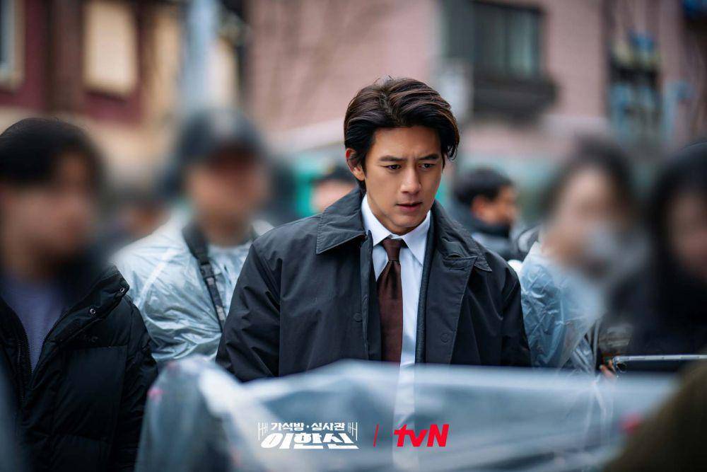 still cuts drama Parole Examiner Lee (instagram.com/tvn_drama)