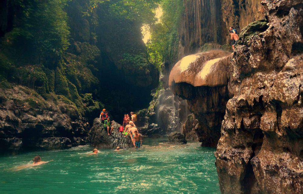 Green Canyon (https://id.wikipedia.org/wiki/Cukang_Taneuh)