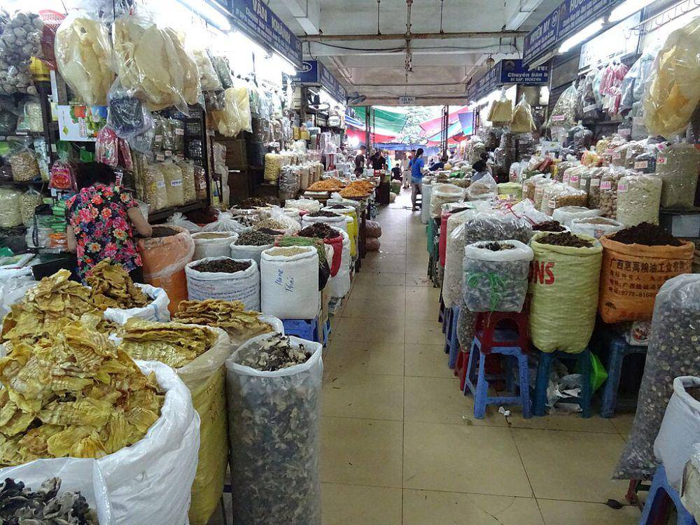 ilustrasi Dong Xuan market (commons.wikimedia.org/Christophe95)