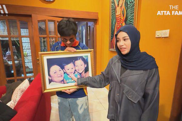 7 Potret Rumah Yuni Shara di Batu, Nyaman dan Adem Banget!