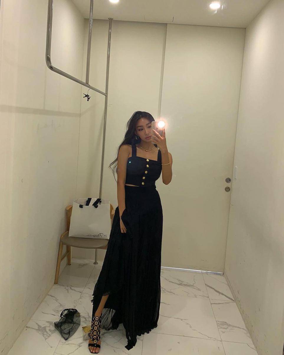 OOTD Moon Ga-bi (instagram.com/iamchocobi)