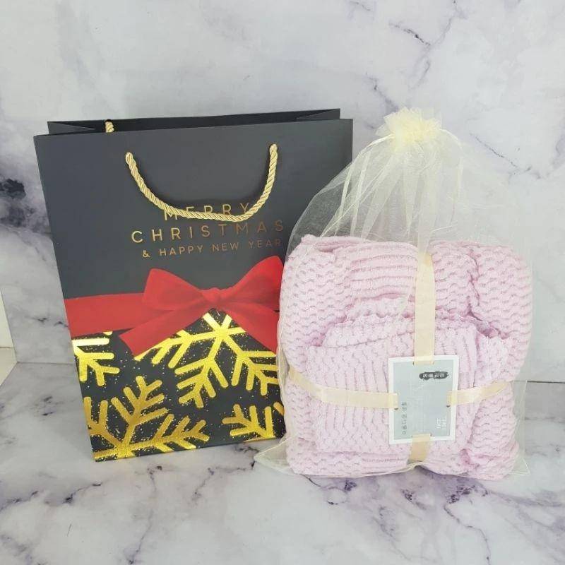 Handuk (shopee.co.id/suryanusaasia)