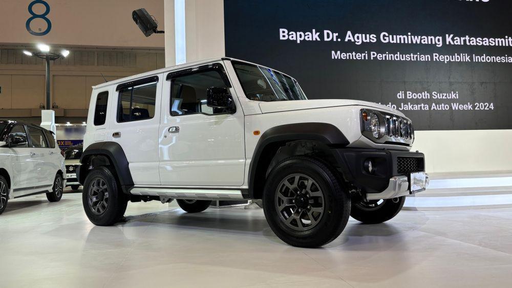 Suzuki Hadirkan Jimny Edisi White Rhino di GJAW 2024