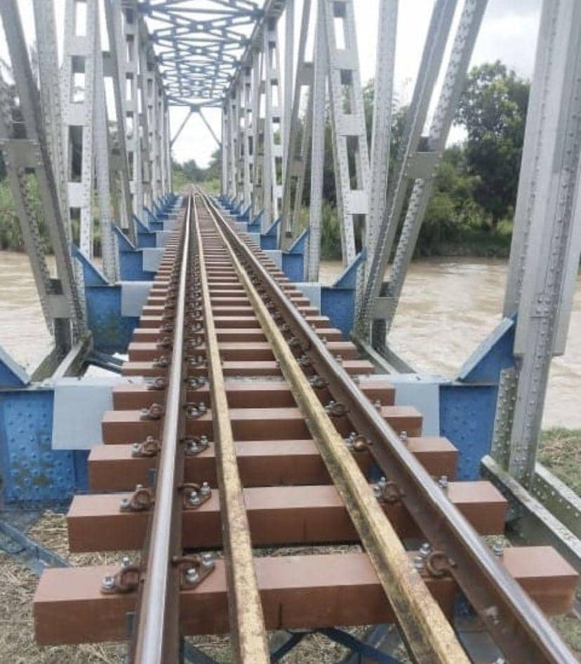 PT. KAI Sumut mengganti bantalan kayu dengan bantalan sintetis (Dok. Istimewa)